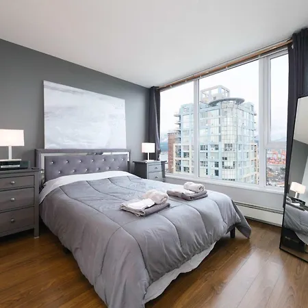 Luxury Apartment Jacuzzi Pool & Sauna In Prime Location Vancouver Exterior photo
